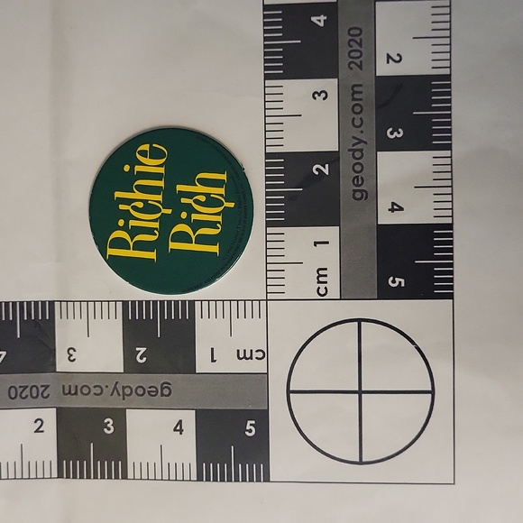 Lot of 1980s Movie Buttons - Picture 10 of 10